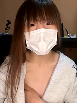 natsumiii online show from September 30, 2025, 12:43 pm