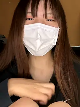 natsumiii online show from October 18, 2025, 2:18 pm
