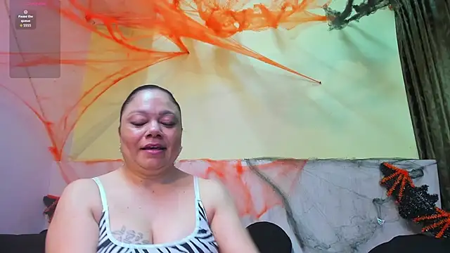 AtheneaArbelaez  online show from October 29, 2025, 12:51 pm