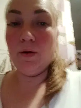 Kiss Eva online show from November 11, 2025, 6:08 pm