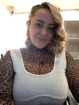 CurvyLust x online show from September 27, 2025, 2:44 pm