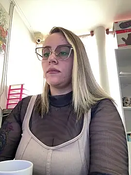 CurvyLust x online show from February 17, 2026, 2:46 pm