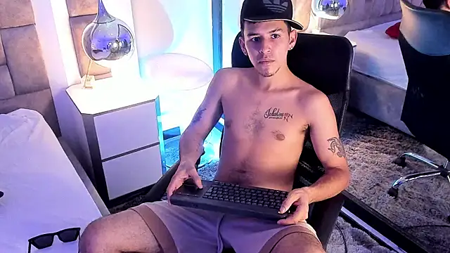 MikeMyllers online show from October 3, 2025, 3:47 am