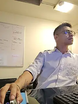 Juann-cock online show from February 11, 2026, 11:32 pm