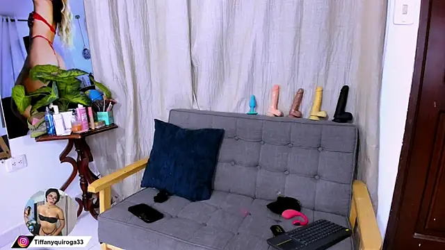 Snapshot of zou_quira chatting on May 19, 2026, 1:56 am zou quira online show from May 19, 2026, 1:56 am