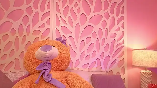 VioletxBloom online show from February 20, 2026, 8:31 pm