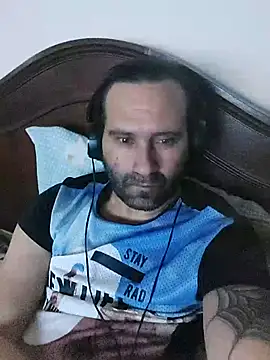 Snapshot of Jose1985oliveira chatting on March 27, 2026, 12:27 am Jose1985oliveira online show from March 27, 2026, 12:27 am