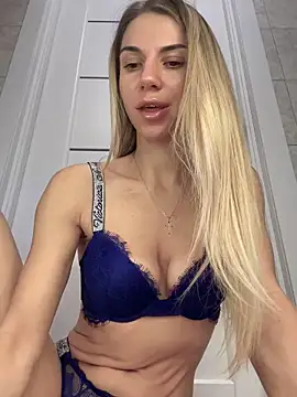 Snapshot of Prettie_Katrin chatting on November 1, 2025, 11:01 am Prettie Katrin online show from November 1, 2025, 11:01 am