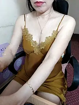 Snapshot of Moona_heny chatting on April 14, 2026, 11:44 pm Moona heny online show from April 14, 2026, 11:44 pm