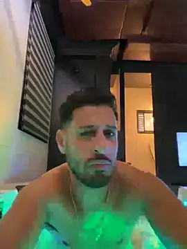 Snapshot of husbandandwifetobe chatting on February 27, 2026, 4:23 am husbandandwifetobe online show from February 27, 2026, 4:23 am