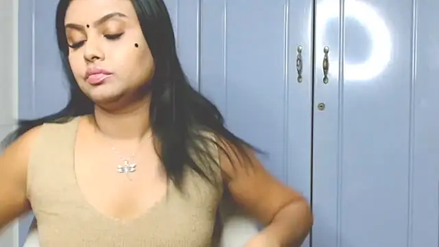 Indian GlowingMiax online show from October 22, 2025, 5:45 pm