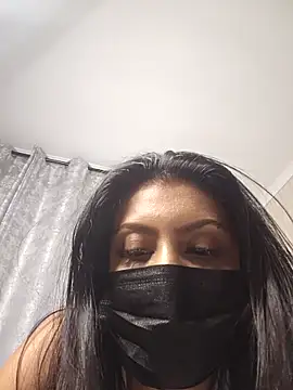 Snapshot of Indian_GlowingMiax chatting on April 23, 2026, 12:29 pm Indian GlowingMiax online show from April 23, 2026, 12:29 pm