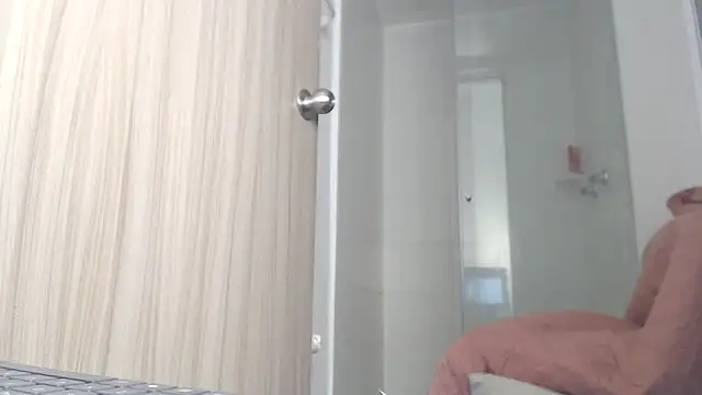   abrill   online show from March 5, 2026, 4:41 am