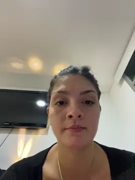 Danielaeliana online show from April 11, 2026, 12:37 am