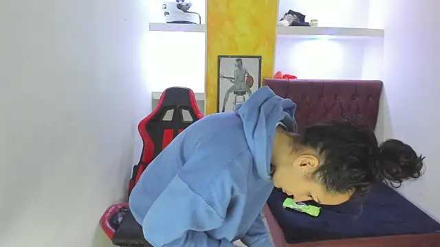 alison moon7 online show from December 19, 2025, 1:40 pm