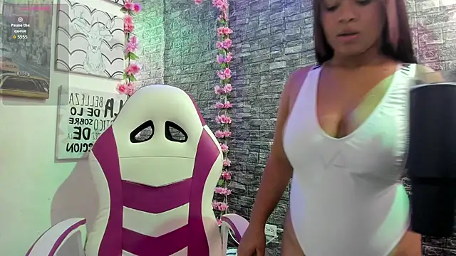 Snapshot of karoll__sex chatting on October 30, 2025, 12:39 pm karoll  sex online show from October 30, 2025, 12:39 pm