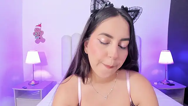 SofieBunnie online show from April 6, 2026, 11:38 pm