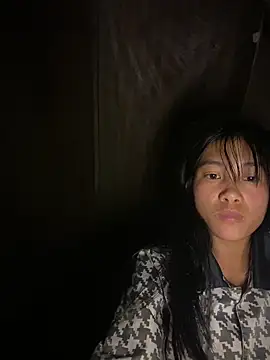 Snapshot of EmLy02 chatting on September 21, 2025, 2:29 pm EmLy02 online show from September 21, 2025, 2:29 pm