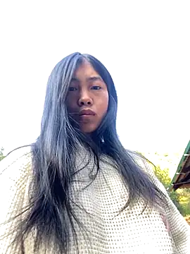 EmLy02 online show from November 28, 2025, 12:13 am