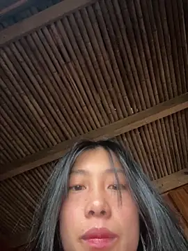 EmLy02 online show from April 13, 2026, 11:54 pm