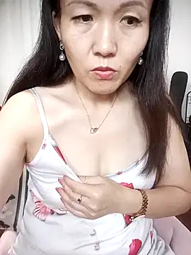 Snapshot of Joanna1122 chatting on September 23, 2025, 4:59 am Joanna1122 online show from September 23, 2025, 4:59 am