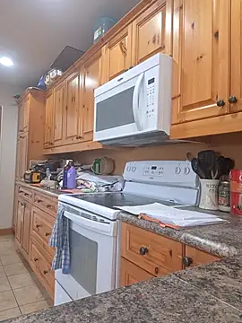 Dillybar41 online show from October 8, 2025, 8:17 pm