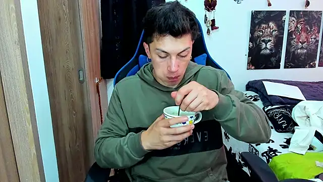 Snapshot of javiersexymann chatting on February 18, 2025, 8:36 pm javiersexymann online show from February 18, 2025, 8:36 pm