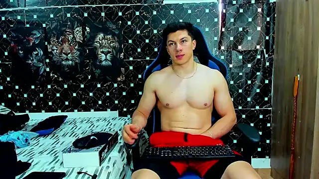 javiersexymann online show from May 8, 2026, 8:47 pm