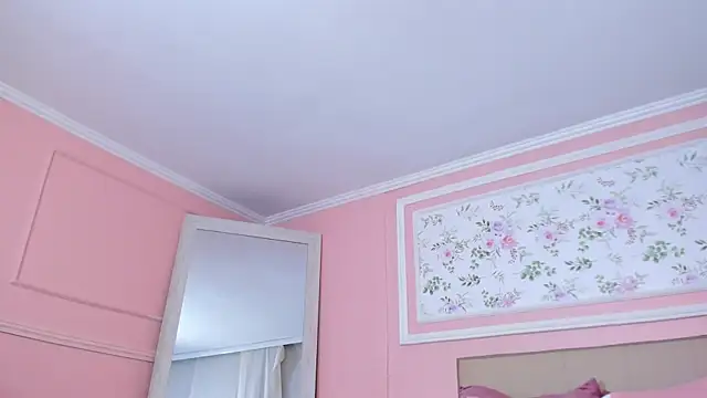 Snapshot of mae_lyra chatting on May 8, 2026, 6:19 am mae lyra online show from May 8, 2026, 6:19 am