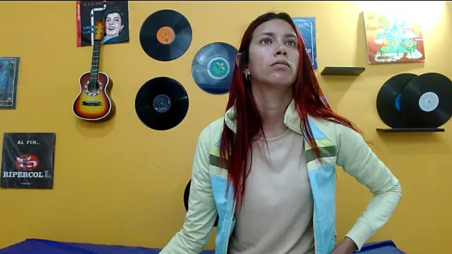 skinnyverus18 online show from December 20, 2025, 7:48 am