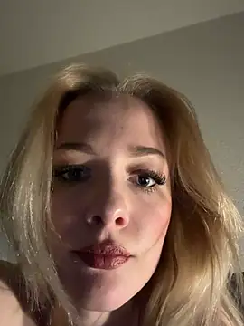 DaryaDoll online show from March 29, 2026, 11:27 pm