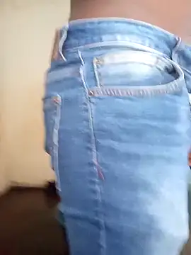 Snapshot of small_D94 chatting on December 20, 2025, 1:40 pm small D94 online show from December 20, 2025, 1:40 pm