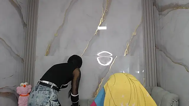 Snapshot of Ashley_Blum_v chatting on December 20, 2025, 8:05 pm Ashley Blum v online show from December 20, 2025, 8:05 pm