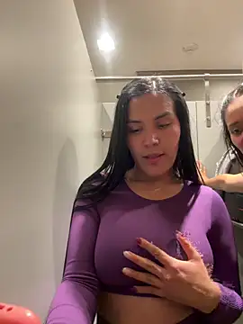 MacaW09 online show from April 17, 2026, 12:57 am