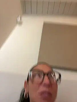 Snapshot of eddivad6974 chatting on September 14, 2025, 6:51 pm eddivad6974 online show from September 14, 2025, 6:51 pm