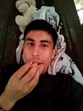 Snapshot of avatar3120 chatting on December 2, 2025, 9:43 pm avatar3120 online show from December 2, 2025, 9:43 pm