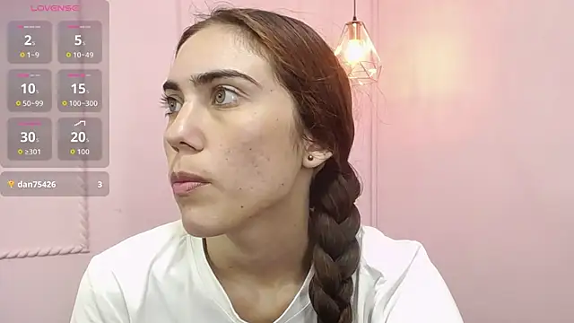 Snapshot of danna7cute chatting on October 17, 2025, 8:55 pm danna7cute online show from October 17, 2025, 8:55 pm
