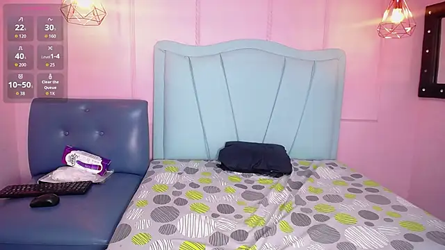 Snapshot of danna7cute chatting on November 10, 2025, 8:19 pm danna7cute online show from November 10, 2025, 8:19 pm