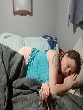 Snapshot of Dick2long87 chatting on December 2, 2025, 2:50 am Dick2long87 online show from December 2, 2025, 2:50 am