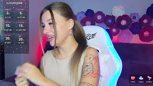 LindaBrilliant online show from September 22, 2025, 3:30 am