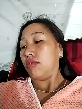 cute love00 online show from February 16, 2026, 9:33 pm