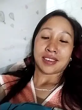 cute love00 online show from February 18, 2026, 10:39 pm