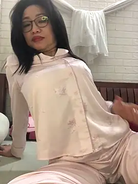 Vitamin sexy online show from December 14, 2025, 7:14 am