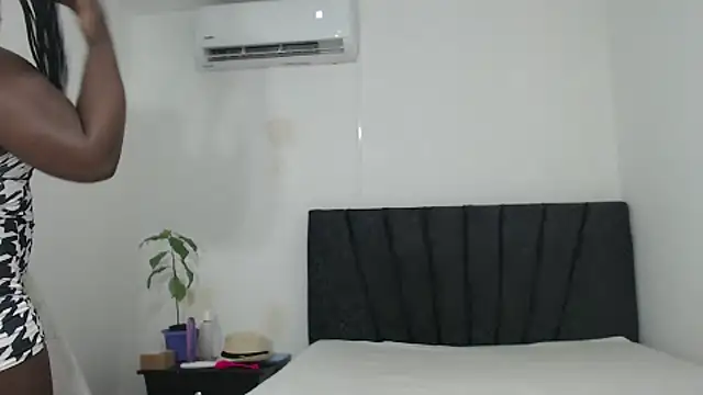 Snapshot of DaiishaWolf chatting on September 19, 2025, 6:41 pm DaiishaWolf online show from September 19, 2025, 6:41 pm