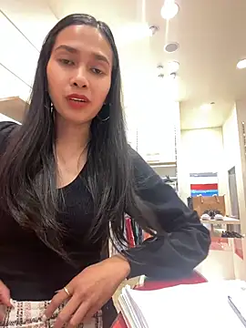 RoseMorena72925 online show from July 22, 2026, 4:48 am