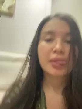 LexeeLuv online show from April 19, 2026, 6:35 am