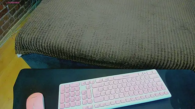 Snapshot of Cutiee_Alicee chatting on February 27, 2026, 7:58 pm Cutiee Alicee online show from February 27, 2026, 7:58 pm