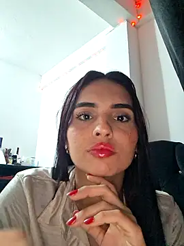 Snapshot of EmiliaSomer chatting on September 24, 2025, 2:37 am EmiliaSomer online show from September 24, 2025, 2:37 am