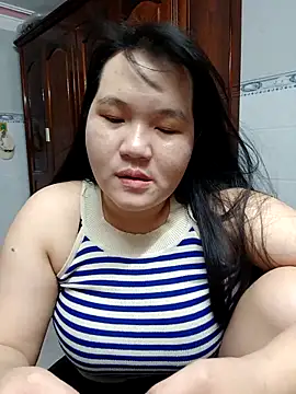  Babyrose  online show from April 4, 2026, 4:59 pm