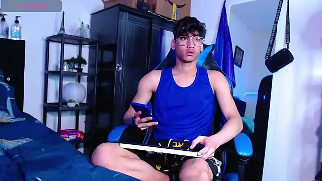 Gael Jones online show from October 9, 2025, 2:15 pm